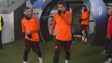 Lionel Messi y Luis Suárez, inseparables, salieron sonrientes del vestuario. Esperan estar hoy inspirados ante la Juve.
