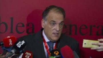 javier Tebas, a la salida de la Asamblea de la RFEF.