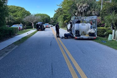 El accidente ocurrió alrededor de las 14:00 hora local, en una carretera estrecha de dos carriles donde el vehículo de Woods intentó adelantar a gran velocidad a un camión con remolque.
 [as.com]