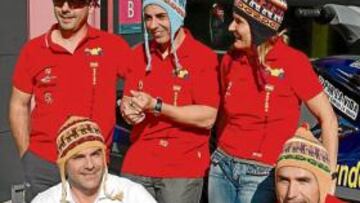 <b>GANAS Y BUEN HUMOR. </b>Parte del equipo, ayer en Madrid.