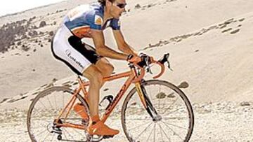 <b>NUEVA BICI. </b>Iban Mayo estrenó nueva máquina, especial para esta cronoscalada y la de Alpe dHuez en el próximo Tour de Francia.