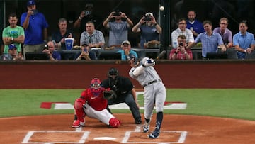 Aaron Judge conectó su home run 62 en el partido que los Yankees perdieron 3-2 ante los Texas Rangers. Conoce al aficionado afortunado.