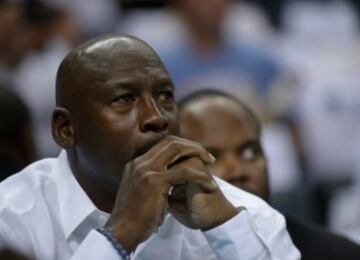 Michael Jordan, observa el Bobcats- Heat.