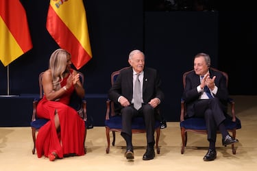 Serena Williams, Premio Princesa de Asturias de los Deportes 2025, Mario Draghi, Premio Princesa de Asturias de Cooperación Internacional 2025, y Eduardo Mendoza, Premio Princesa de Asturias de las Letras 2025,durante la ceremonia de los Premios Princesa de Asturias 2025.