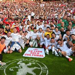 La Cultural sube a Segunda y la Ponferradina lo intentará por el camino largo