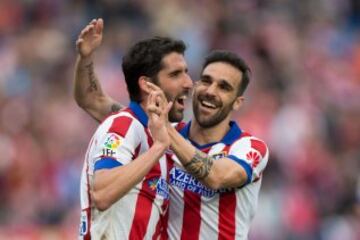 Alegría de Raul García y Jesús Gámez después de anotar el 2-0