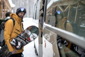 Monseieur de le Rue lleva muchos kilómetros a sus espaldas cargando con su tabla, pero a sus 37 años no dudó en unirse a esta expedición en busca de nuevos lugares donde disfrutar del freeride.