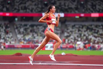 Lucía Rodríguez apeada en la serie de semifinales de 5.000 metros. La madrileña bate su marca personal con 15:26:19 minutos. 