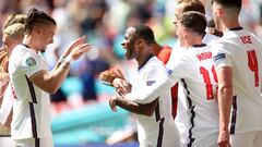 LONDON, ENGLAND - JUNE 13: Raheem Sterling of England celebrates with Kalvin Phillips after scoring their side&#039;s first goal during the UEFA Euro 2020 Championship Group D match between England and Croatia at Wembley Stadium on June 13, 2021 in London