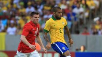 Alves, durante el último partido amistoso con Brasil disputado ante Inglaterra.