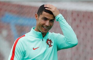 Soccer Football - Portugal Training - FIFA Confederations Cup Russia 2017 - Rubin Kazan Training Ground, Kazan, Russia - June 27, 2017   Portugal's Cristiano Ronaldo during training   REUTERS/Darren Staples