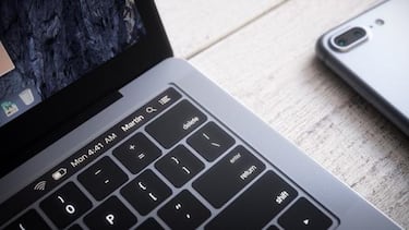 El nuevo MacBook Pro llegaría con pantalla secundaria y Touch ID