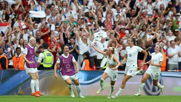 England's Chloe Kellycelebrates scoring their side's second goal of the game during the UEFA Women's Euro 2022 final at Wembley Stadium, London. Picture date: Sunday July 31, 2022. (Photo by Nigel French/PA Images via Getty Images)