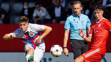 Víctor Barberà, en un encuentro con el Barça en la Youth League.