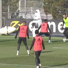Bale on form in Real Madrid training: three moments of quality