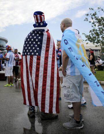 Hinchas en el USA-Argentina.