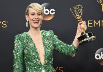 Sarah Paulson obtuvo el Emmy a Mejor actriz en miniserie por su papel en American Crime Story.