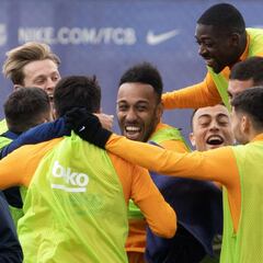 Sesión de vídeo y buen rollo en la previa del Clásico