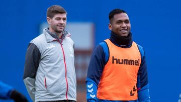 Gerrard elogia a Morelos y ve dif&iacute;cil que Rangers lo retenga