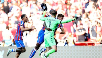Los 4 colombianos que han levantado la Community Shield en Inglaterra