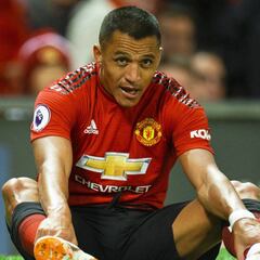 Alexis borra posteos en redes por críticas de los hinchas