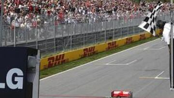 <b>ÚLTIMO GANADOR. </b>Hamilton cruza la línea de meta en 2010.