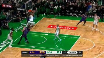 A Doncic le dejaron K.O. bajo el aro y la jugada no para de compartirse en X: para ver una y otra vez