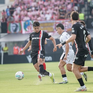 El Sporting sobrevive en el Murube con un Yáñez estelar