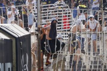 En abril pasado, con incidentes termina el partido entre Colo Colo y Universidad Catolica jugado en el Estadio Monumental. 