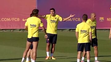 La pachorra de Luis Suárez en el rondo que recriminó Piqué y acabó 'pagándolo' Braithwaite