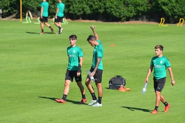 El Laredo y el Portugalete quieren la cesión de Mantilla