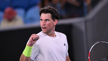 El austriaco Dominic Thiem celebra un punto ante el canadiese Felix Auger-Aliassime durante su partido en el Open de Australia 2024.