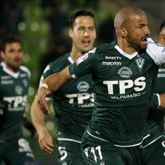 Wanderers goleó en casa y llegó al liderato en Primera B