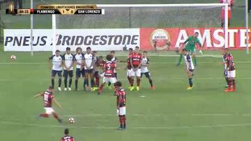 El magistral tiro libre de Diego Ribas en la Libertadores