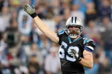 A pesar de llevar poco tiempo con el uniforme de Carolina Panthers, Jared Allen ya ejerce como uno de los líderes de la defensa.