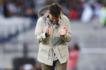 Pumas' Argentine coach Gustavo Lema gestures during the Liga MX Apertura tournament football match between Pumas and Tijuana at the Olimpico Universitario (UNAM) stadium, in Mexico City, Mexico, on September 22, 2024. (Photo by Rodrigo Oropeza / AFP)