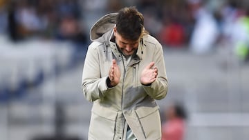 Pumas' Argentine coach Gustavo Lema gestures during the Liga MX Apertura tournament football match between Pumas and Tijuana at the Olimpico Universitario (UNAM) stadium, in Mexico City, Mexico, on September 22, 2024. (Photo by Rodrigo Oropeza / AFP)