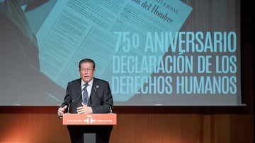 (Foto de ARCHIVO)
El exdirector general de la UNESCO, Federico Mayor Zaragoza, interviene durante el acto de clausura del 75 aniversario de la Declaración Universal de los Derechos Humanos, en la sede del Instituto Cervantes, a 13 de diciembre de 2023, en Madrid (España). Durante el acto, cada una de las personalidades invitadas de la sociedad civil ha leído un artículo de los treinta y uno que componen la Declaración de los Derechos Humanos. El encuentro ha sido organizado por el Instituto Cervantes y la Asociación Pro Derechos Humanos de España (APDHE).
Jesús Hellín / Europa Press
13/12/2023