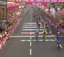 Resumen y resultado del Giro de Italia 2018, etapa 2: Viviani se impone al sprint; Dennis, líder