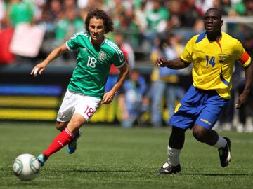 El centrocampista ha participado en tres Mundiales (2006, 2010 y 2014). Lleva jugados un total de 144 partidos habiendo marcado 25 tantos.