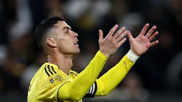 Cristiano se lamenta tras una ocasión ante Al Qadsiah.