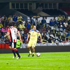 Cuauhtémoc Blanco se roba la noche  en el duelo de leyendas contra Chivas