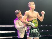 Rubén Rondón despoja de su cinturón al campeón mexicano por KO en el segundo asalto