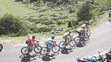 <b>MÁS CUESTAS. </b>El pelotón afronta hoy la etapa más dura del Tour.