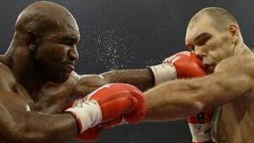 <b>POLÉMICA.</b> El triunfo de Valuev fue polémico y discutido.