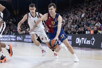 Juan Núñez era una de las perlas de la cantera blanca, pero el base madrileño plantó al Real Madrid en 2022 y se marchó a Alemania (Ratiopharm Ulm) en busca de minutos y más protagonismo. Tras dos temporadas en la Bundesliga, donde logró el título liguero, decidió regresar al baloncesto español, aunque su destino no fue Madrid, sino Barcelona. El base firmó en el verano de 2024 con el equipo azulgrana por tres temporadas (hasta junio de 2027), convirtiéndose en el último canterano blanco que aterrizaba a la Ciudad Condal tras Willy Hernangómez y Nikola Mirotic.