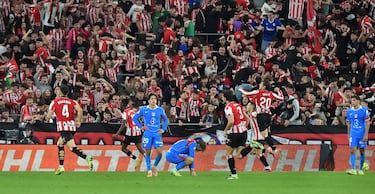 1-0. Los jugdores del Atlético de Madrid desolados tras el gol del Alejandro Berenguer
