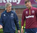 Pellegrini remece al West Ham: 12 jugadores se van del club