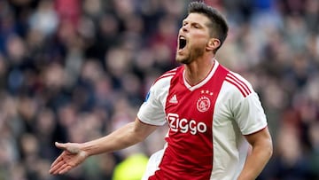 El delantero holand&eacute;s del Ajax, Klaas-Jan Huntelaar, durante un partido.