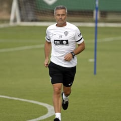 Escribá: "El partido ante el Villarreal no es especial para mí"